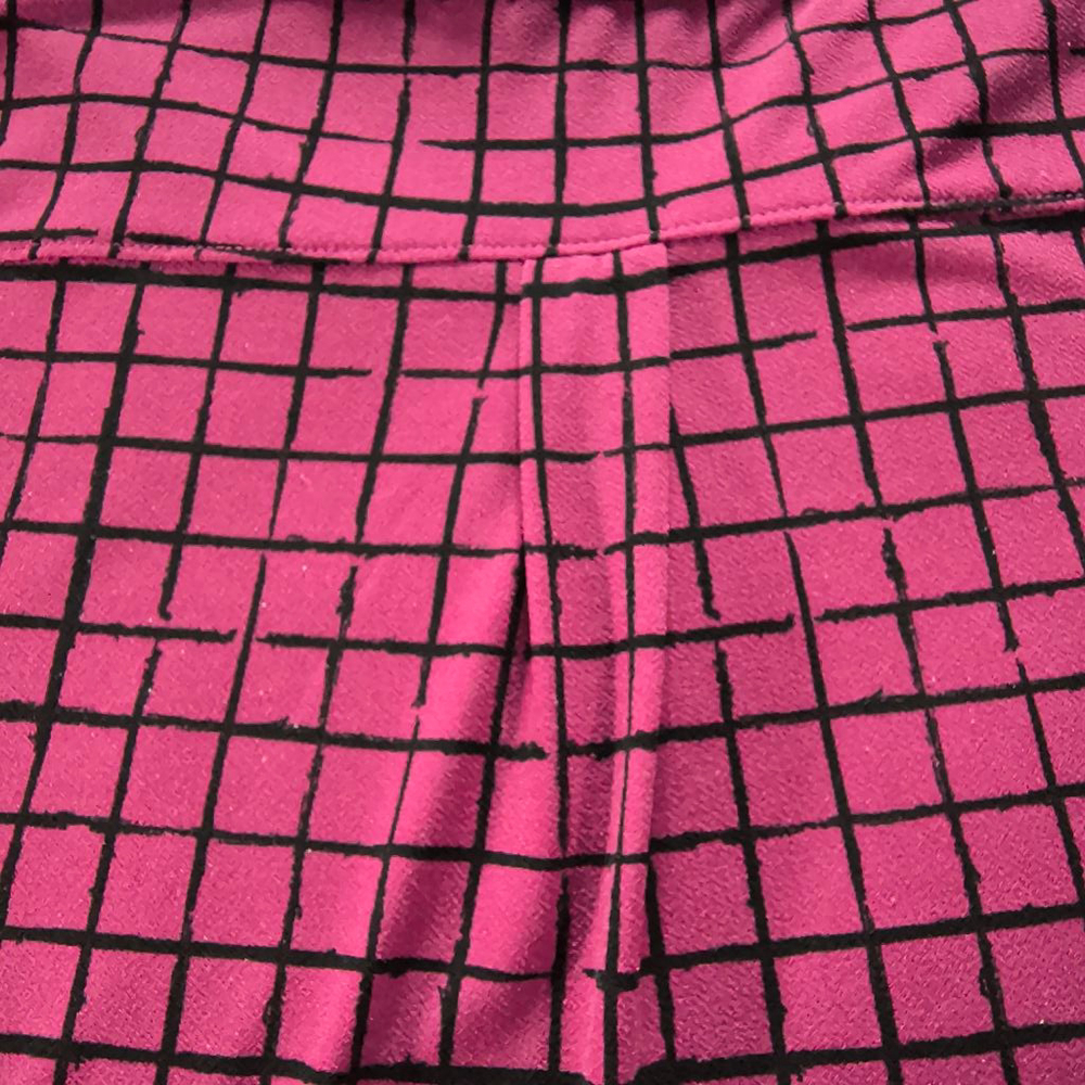 (XL) Women's ELLE Burgundy & Black Grid Pattern Hi-Lo Blouse - Picture 4 of 6